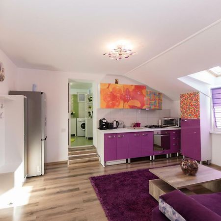 Queen Holiday Apartment Bukarest Exteriör bild