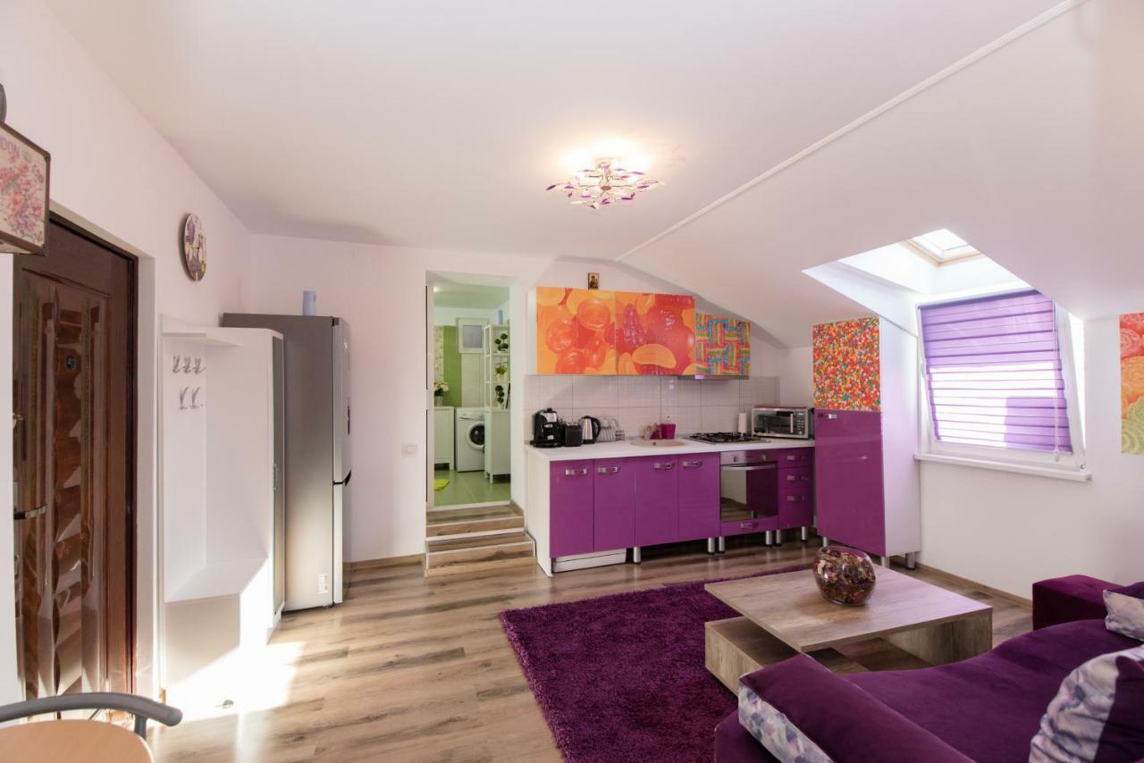 Queen Holiday Apartment Bukarest Exteriör bild