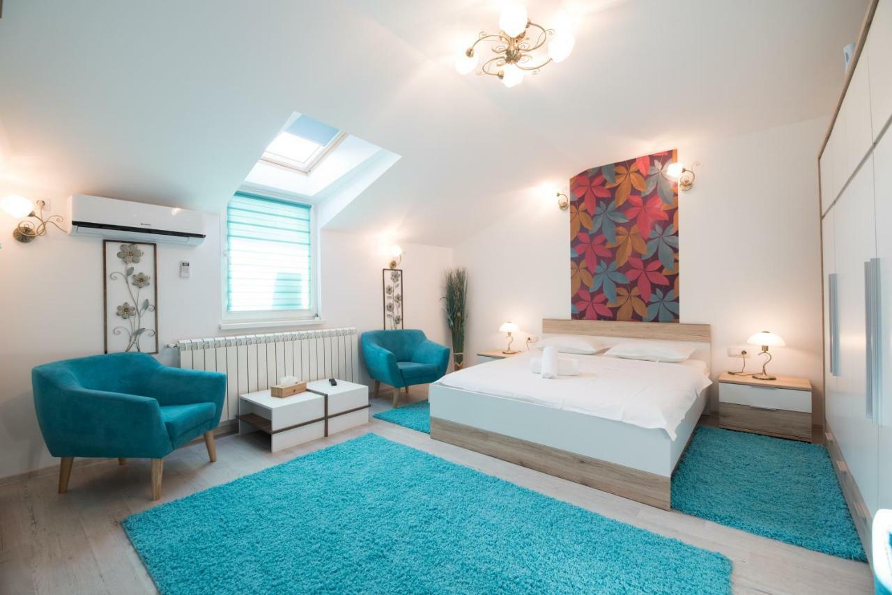 Queen Holiday Apartment Bukarest Exteriör bild