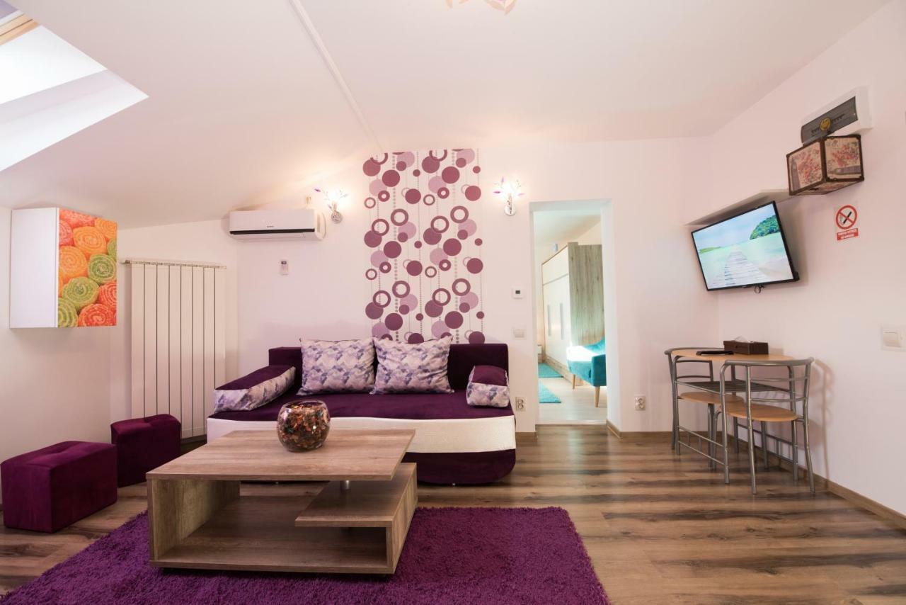 Queen Holiday Apartment Bukarest Exteriör bild