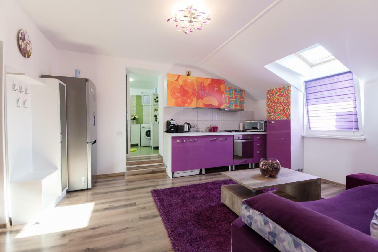 Queen Holiday Apartment Bukarest Exteriör bild